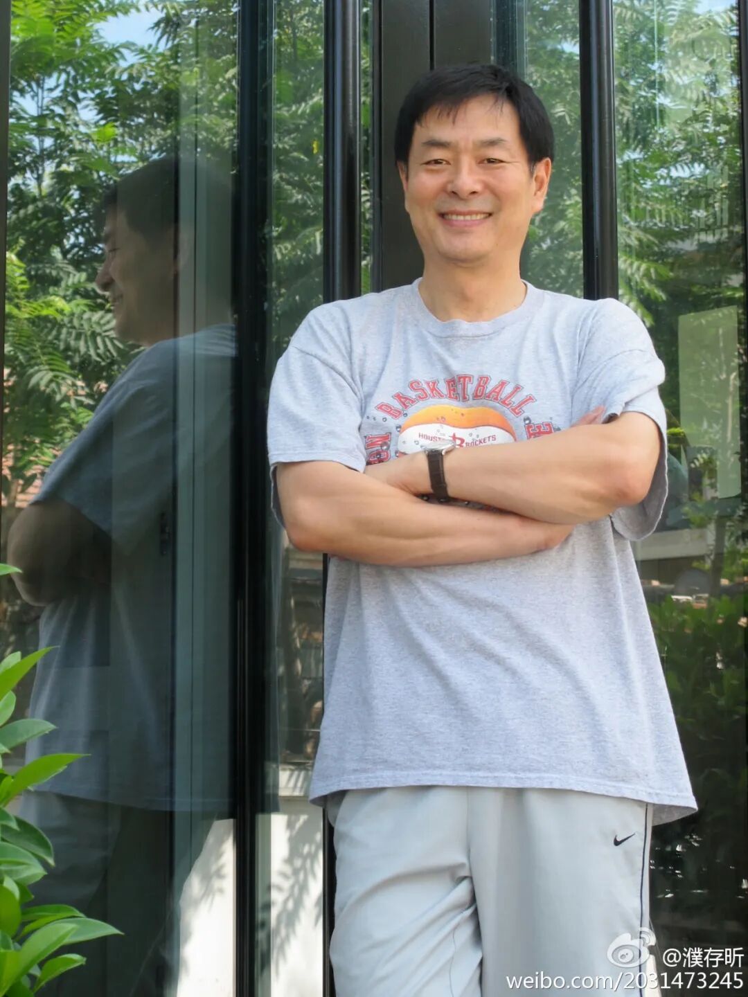 演员濮存昕发文支持外孙女演短剧，引发网友热议，11岁外孙女发文、剧方回应