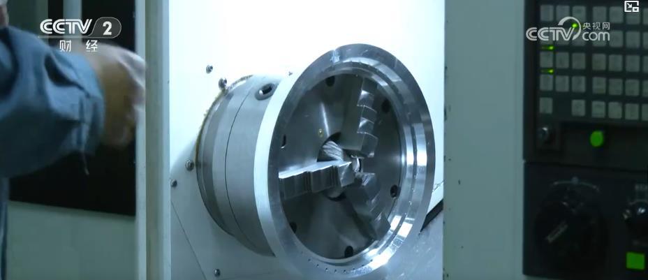 紧咬新兴产业需求 “工业牙齿”磨出超硬实力 紧咬新兴产业需求 “工业牙齿”磨出超硬实力