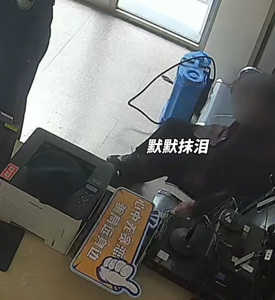 民警上班时间买猪肉？竟然是为了……