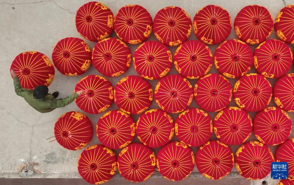 河北石家庄：赶制藁城宫灯