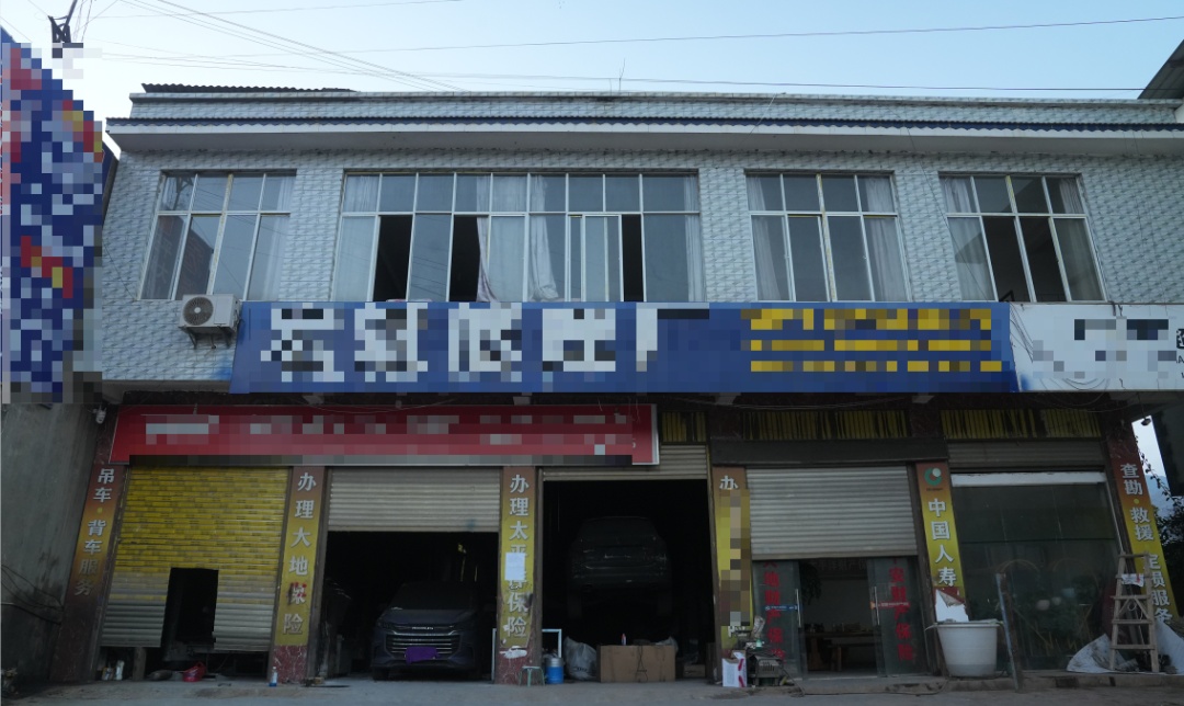 深夜大火，夫妻正熟睡中...没想到这扇门救了他们一命
