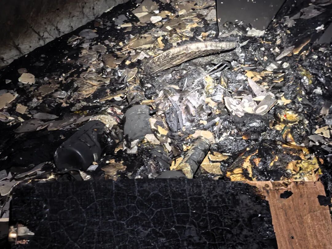 酒后卧床吸烟引燃床铺 麻痹大意太危险