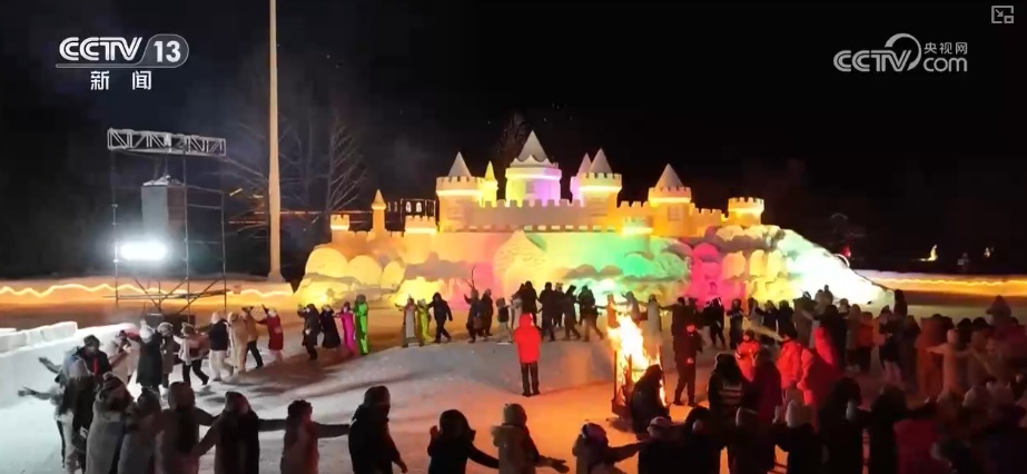 冰雪经济助推文旅地标“上新” 特色雪趣让游客留下来、住下来 带火多样消费