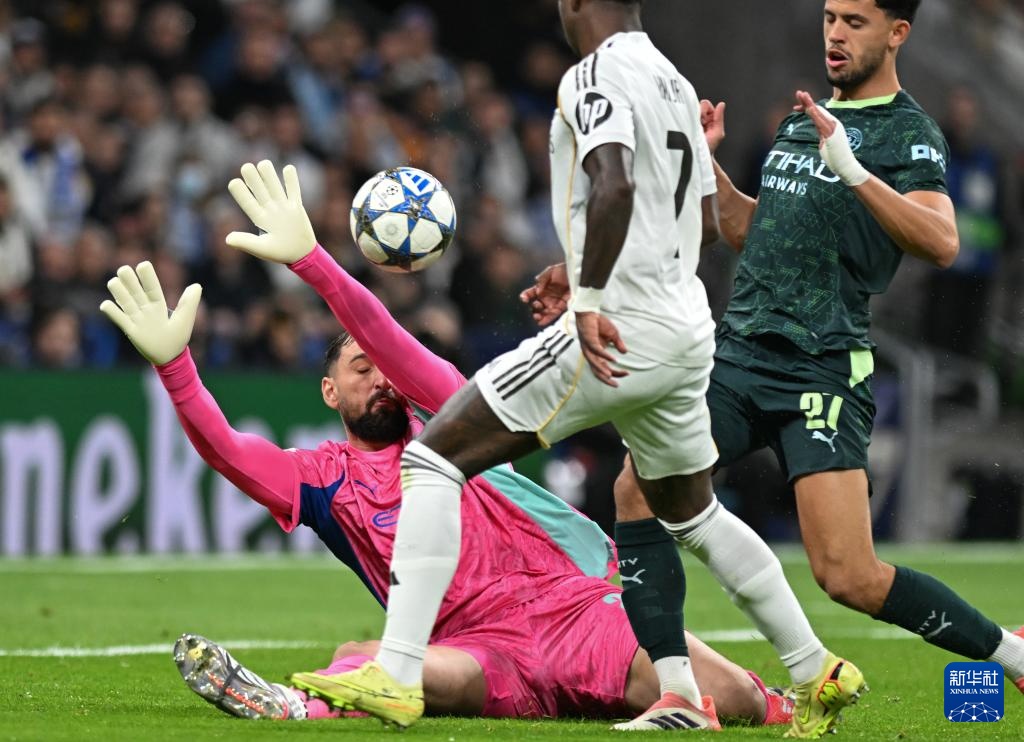 欧冠：皇马不敌曼城