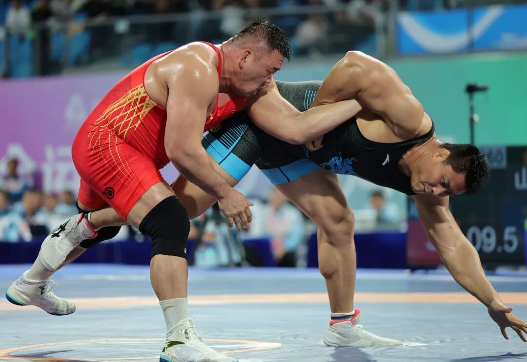 北京37岁“跤王”：没摔够！