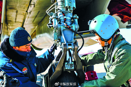 直击海军航空大学某团飞行训练 直击海军航空大学某团飞行训练