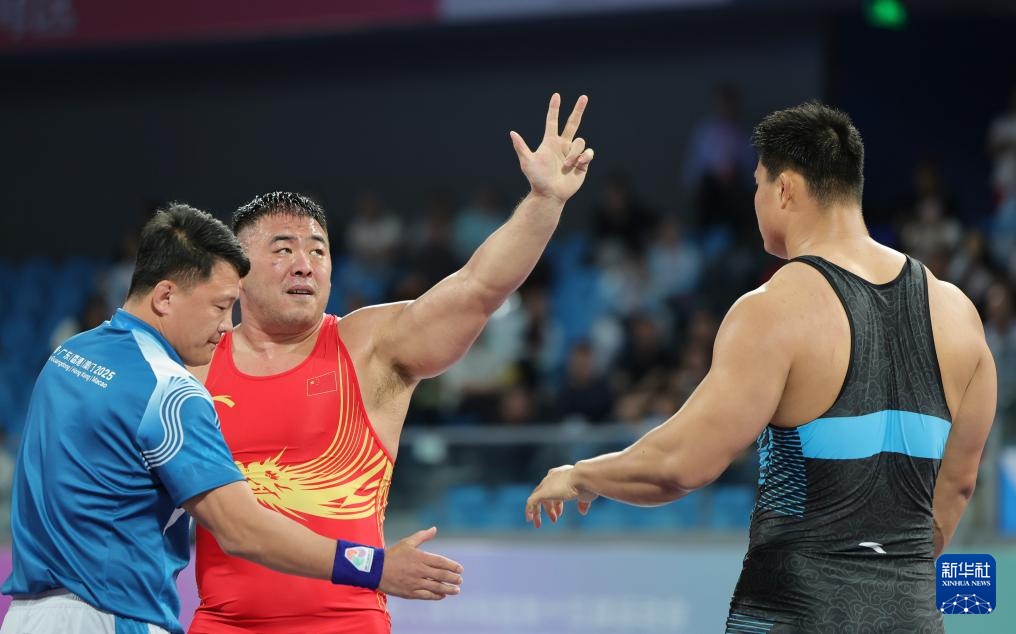 北京37岁“跤王”：没摔够！