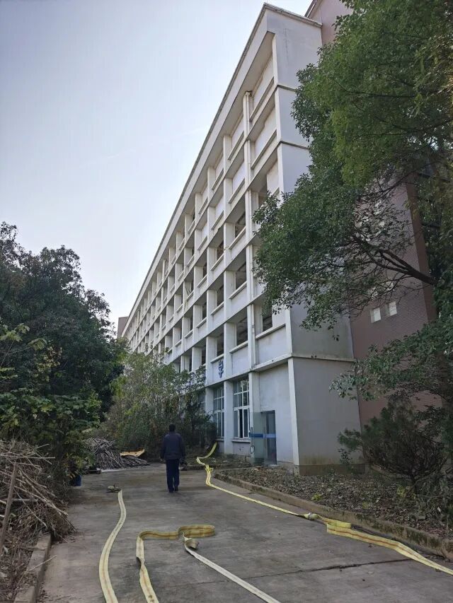 差一点走不出火场！记者亲历“真烟真火”逃生实验，避开“雷区”，这些经验真的能保命