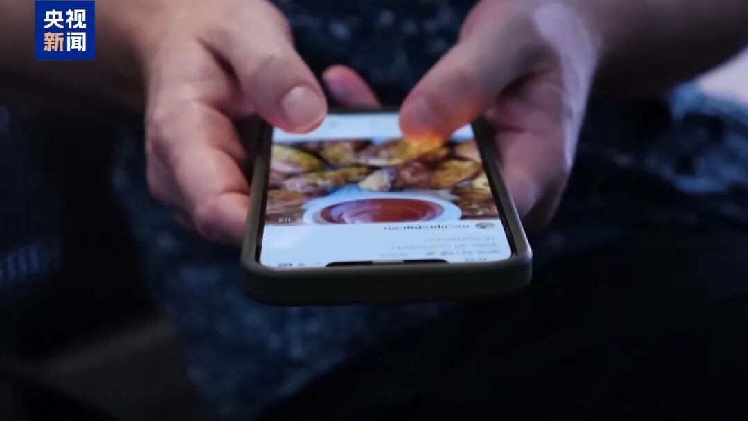 多国限制青少年使用社媒：放下手机，回归现实世界