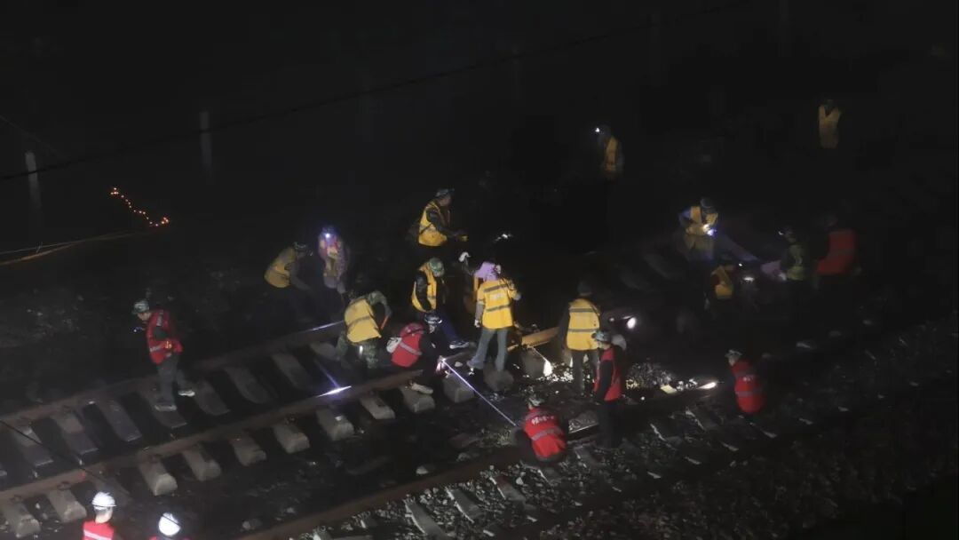 竣工，通车！“70余岁”成渝铁路，又更新了