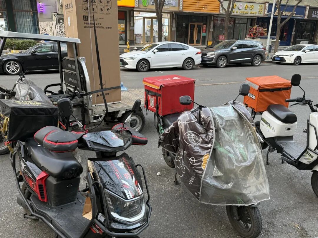 两项新国标相继实施，对外卖骑手影响几何？