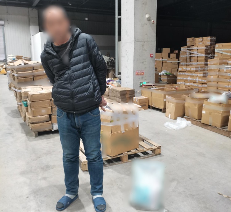 “加班式”盗窃只为打赏主播，44万元猫粮被盗案告破！