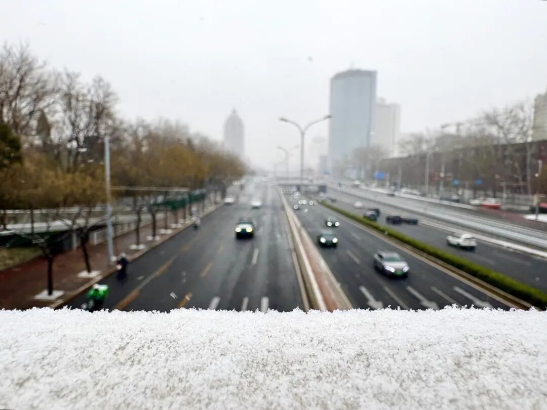 京城初雪！一大波雪景美图来了——