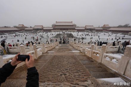 转发收藏！故宫初雪大片又上新了！