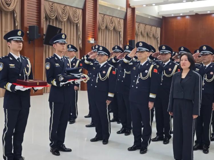 致敬,警号039357封存! 致敬,警号039357封存!