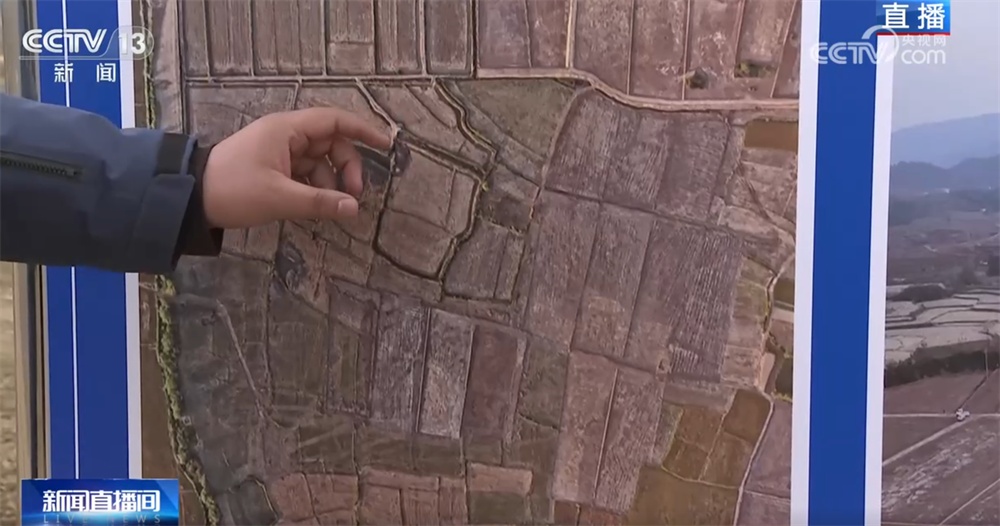 “冬闲”不闲、农机驰骋绘“丰”景 高标准农田建设筑牢粮食安全“根基”