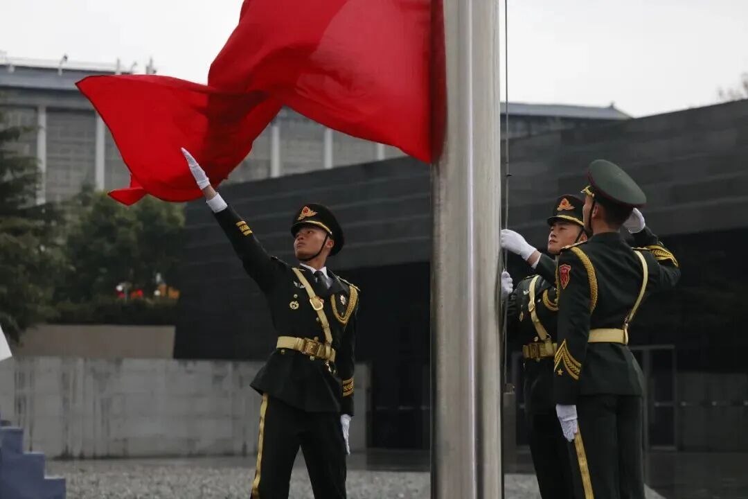 这是今天的南京，阴有小雨。国家公祭，以史为鉴，吾辈自强！