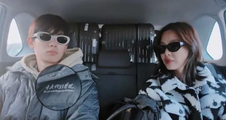 年轻人涌入高校买羽绒服! 年轻人涌入高校买羽绒服!