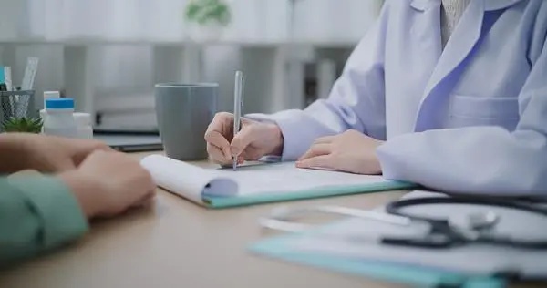 吃流感特效药别喝豆浆牛奶？牢记这些用药要点→