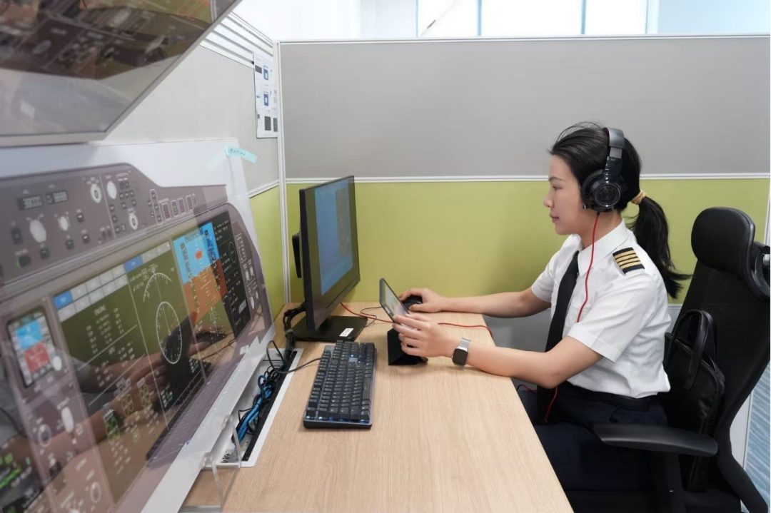 于悦，C919首位女机长！