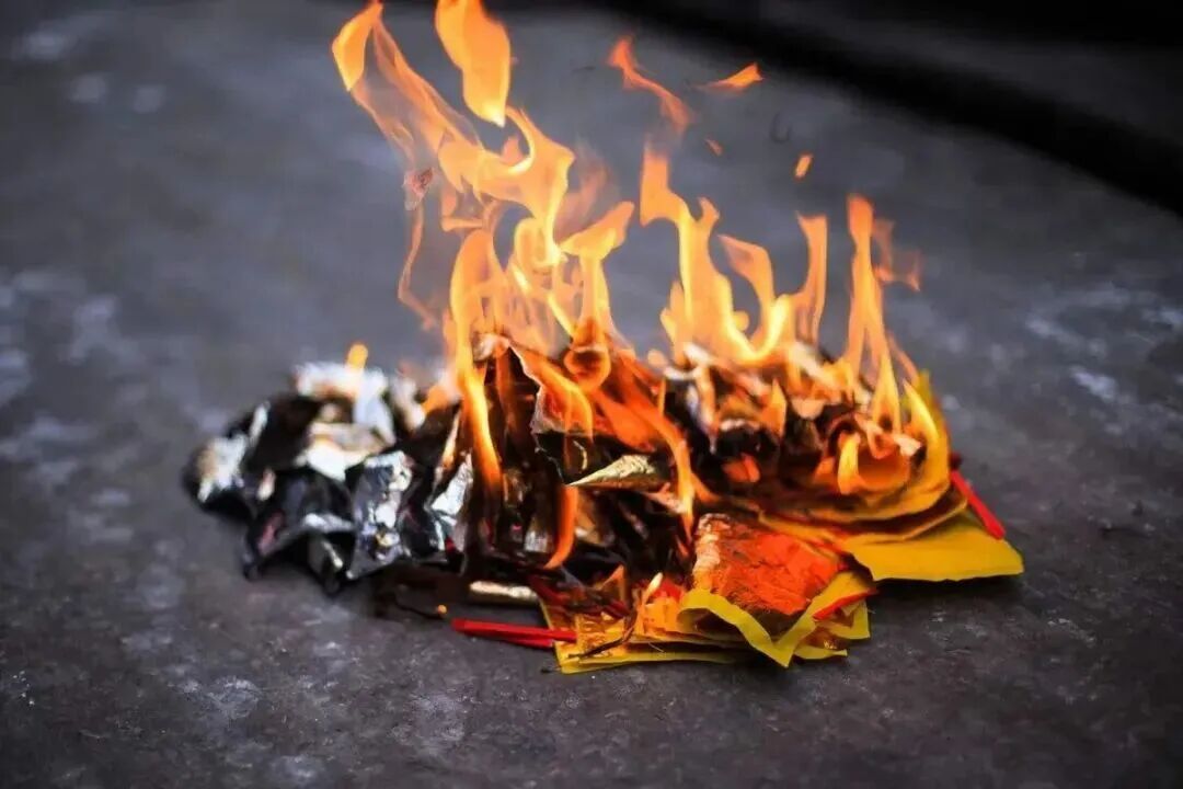 冬至祭扫正当时，消防安全需牢记→