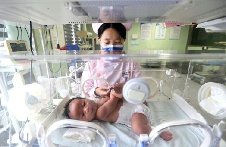 国家医保局:力争明年实现生娃基本“不花钱” 国家医保局:力争明年实现生娃基本“不花钱”