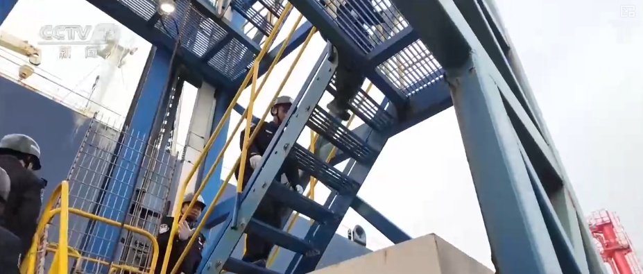 “船未到、手续已办毕” 洋浦港持续释放改革活力 集装箱吞吐量创新高 “船未到、手续已办毕” 洋浦港持续释放改革活力 集装箱吞吐量创新高