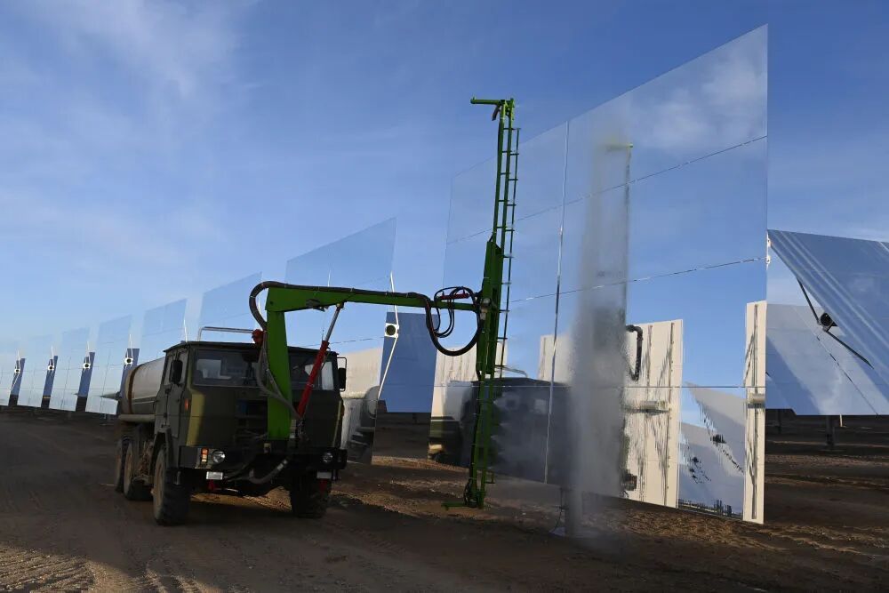 “超级镜子”,在这里变身! “超级镜子”,在这里变身!