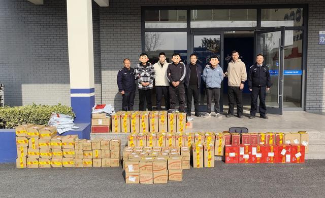 代取快递!一次300元! 代取快递!一次300元!