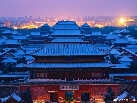 白雪覆红墙，雪后清晨故宫静谧肃穆