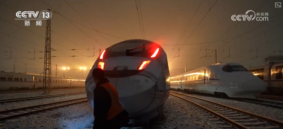 多部门以“雪”为令协同联动保畅通、保民生 全力护航百姓生产生活平稳有序