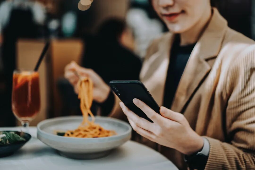 你以为是在休息，其实在“耗伤气血”，简单两步，帮你把亏掉的气血补回来