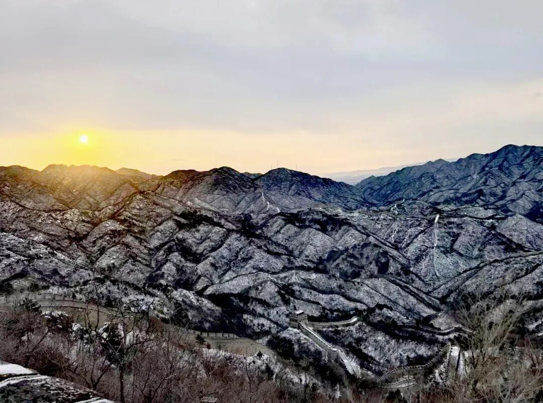 这就是雪后的长城！前方美图高能——