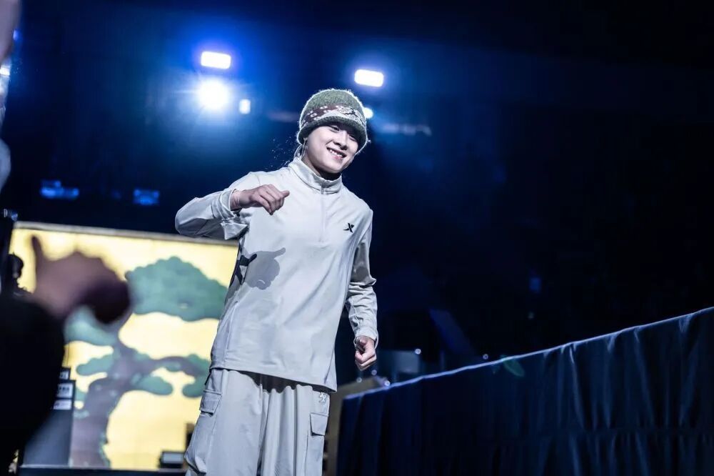 连续战胜三位日本选手，中国小将郭朴首夺霹雳舞世锦赛冠军！