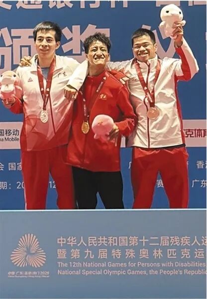 “扶起对手那一刻，你已是冠军！” 全国残特奥会上，广西运动员的温情举动获网友怒赞