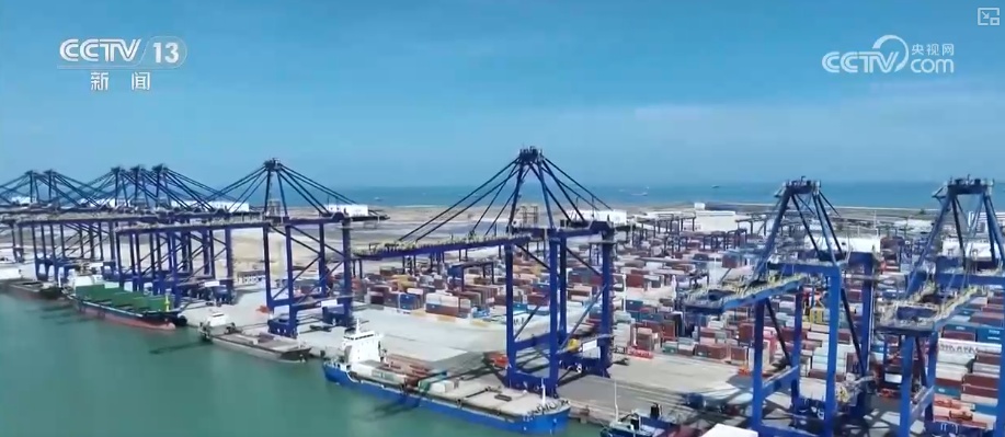 “船未到、手续已办毕” 洋浦港持续释放改革活力 集装箱吞吐量创新高 “船未到、手续已办毕” 洋浦港持续释放改革活力 集装箱吞吐量创新高