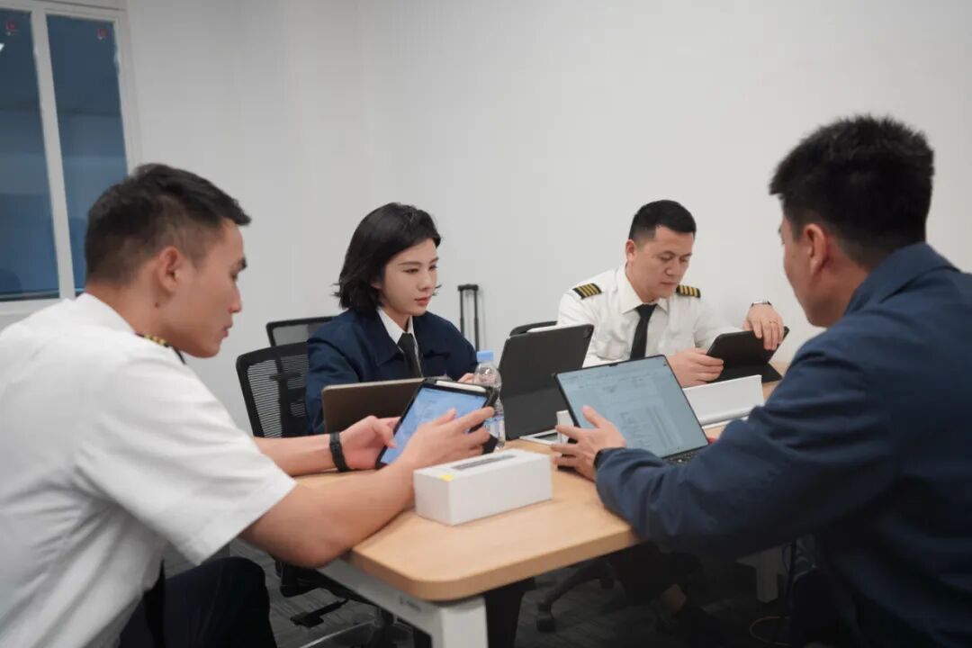 于悦，C919首位女机长！