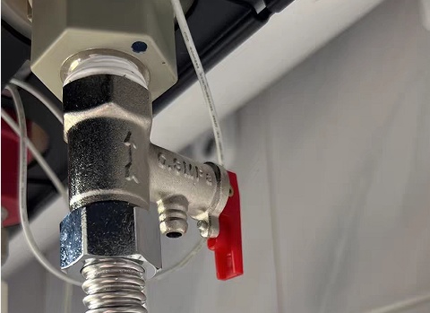 电热水器这个地方滴水正常吗?洗澡前务必留意→ 电热水器这个地方滴水正常吗?洗澡前务必留意→