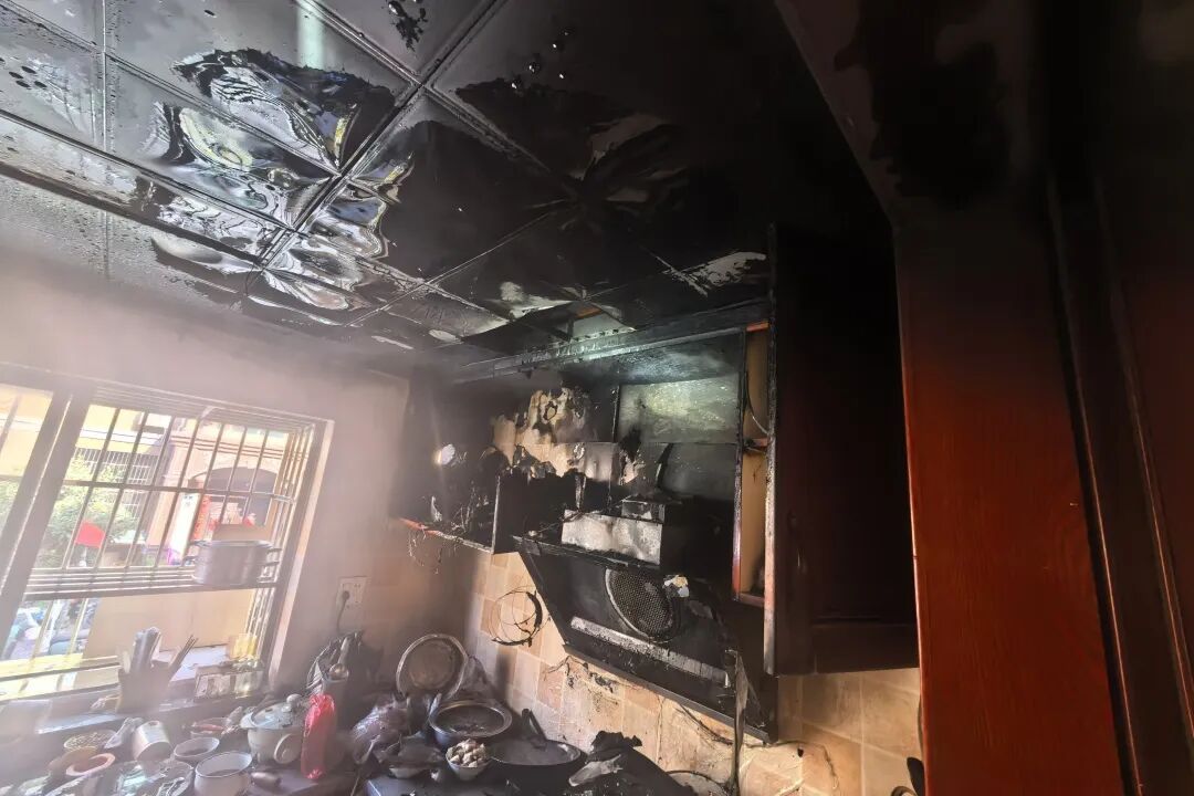 大姐离家领免费鸡蛋,却不知家中起火损失近万元! 大姐离家领免费鸡蛋,却不知家中起火损失近万元!