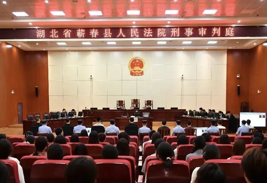 “组团”贩卖“上头电子烟”, 8人均获刑! “组团”贩卖“上头电子烟”, 8人均获刑!