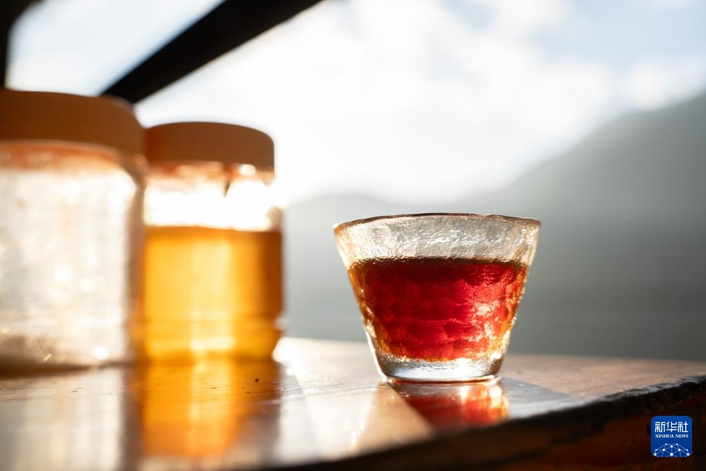 镜头连中外丨始于田间归于烟火 在街头巷尾找寻咖香 镜头连中外丨始于田间归于烟火 在街头巷尾找寻咖香