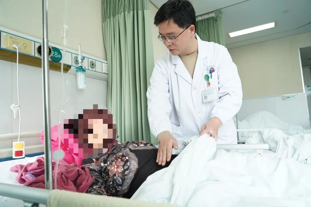 正大量上市！女子一次吃了十多颗，胃里长出巨大结石！医生提醒