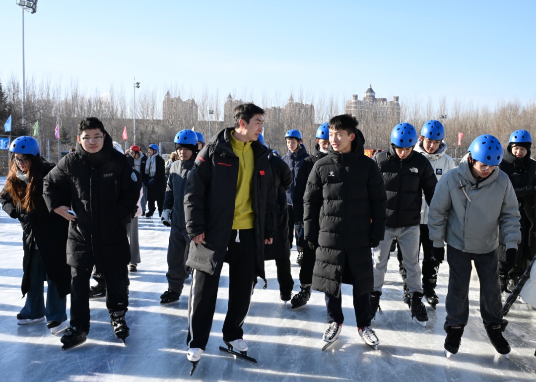 什么?你的体育老师是武大靖! 什么?你的体育老师是武大靖!