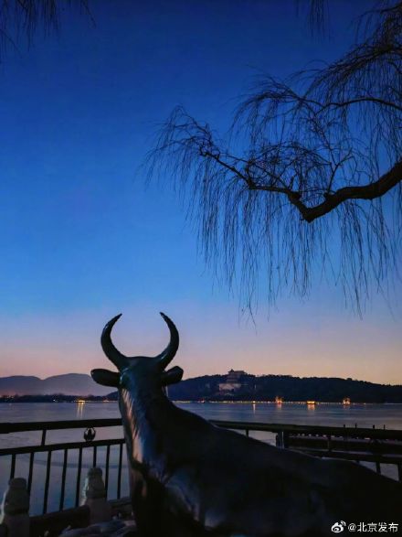 颐和园的“蓝调时刻”,仅限20分钟 颐和园的“蓝调时刻”,仅限20分钟