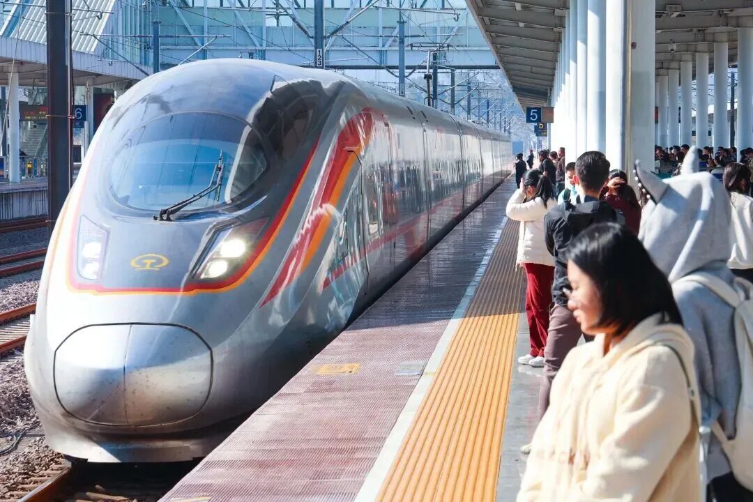 高铁站安检仪扫到“神秘鸭鸭”！猜猜是哪里？