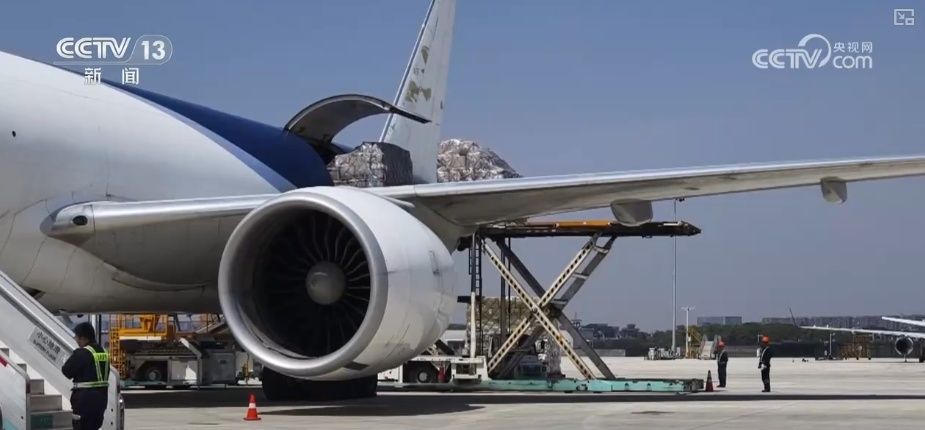 以确定性政策托举信心 让百姓“有钱花、敢花钱”