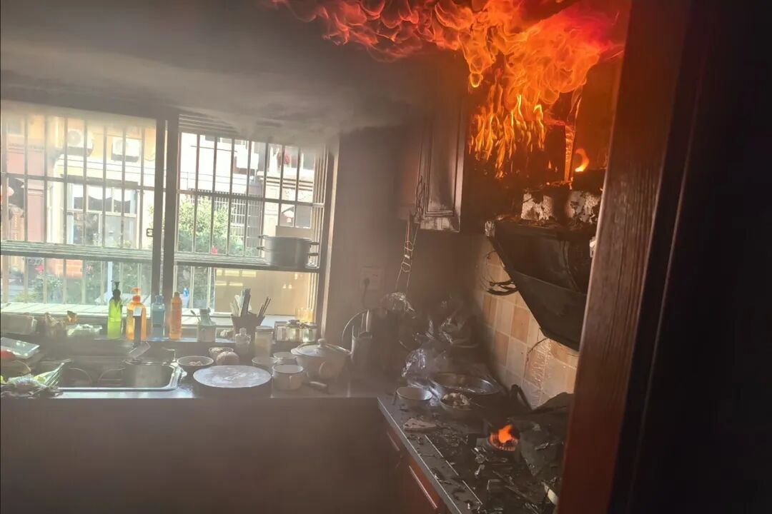 大姐离家领免费鸡蛋,却不知家中起火损失近万元! 大姐离家领免费鸡蛋,却不知家中起火损失近万元!