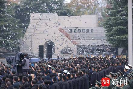 91岁幸存者带刺刀伤疤参加公祭仪式 91岁幸存者带刺刀伤疤参加公祭仪式