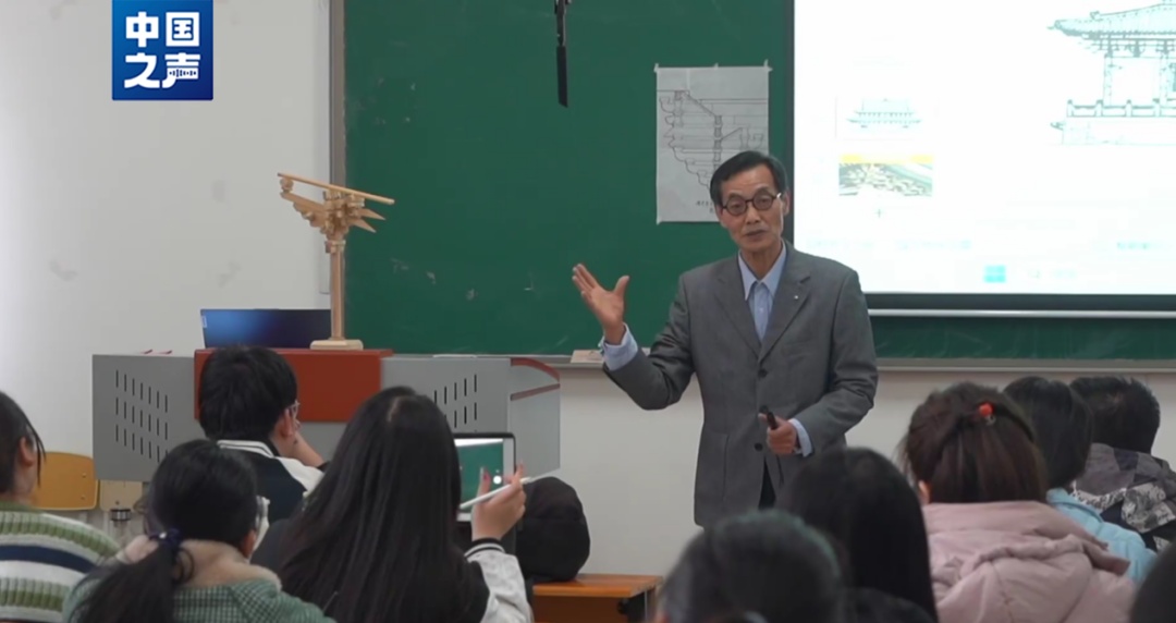 75岁“斗拱爷爷”,自驾6000多公里,就为了拍它们 75岁“斗拱爷爷”,自驾6000多公里,就为了拍它们