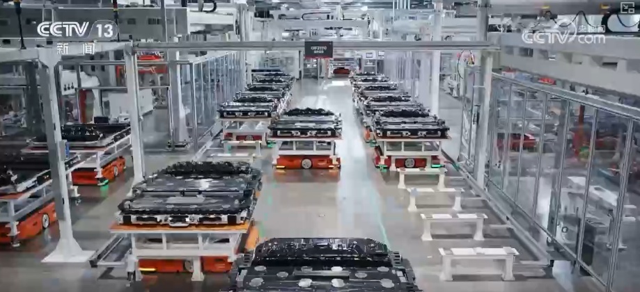 以确定性政策托举信心 让百姓“有钱花、敢花钱”